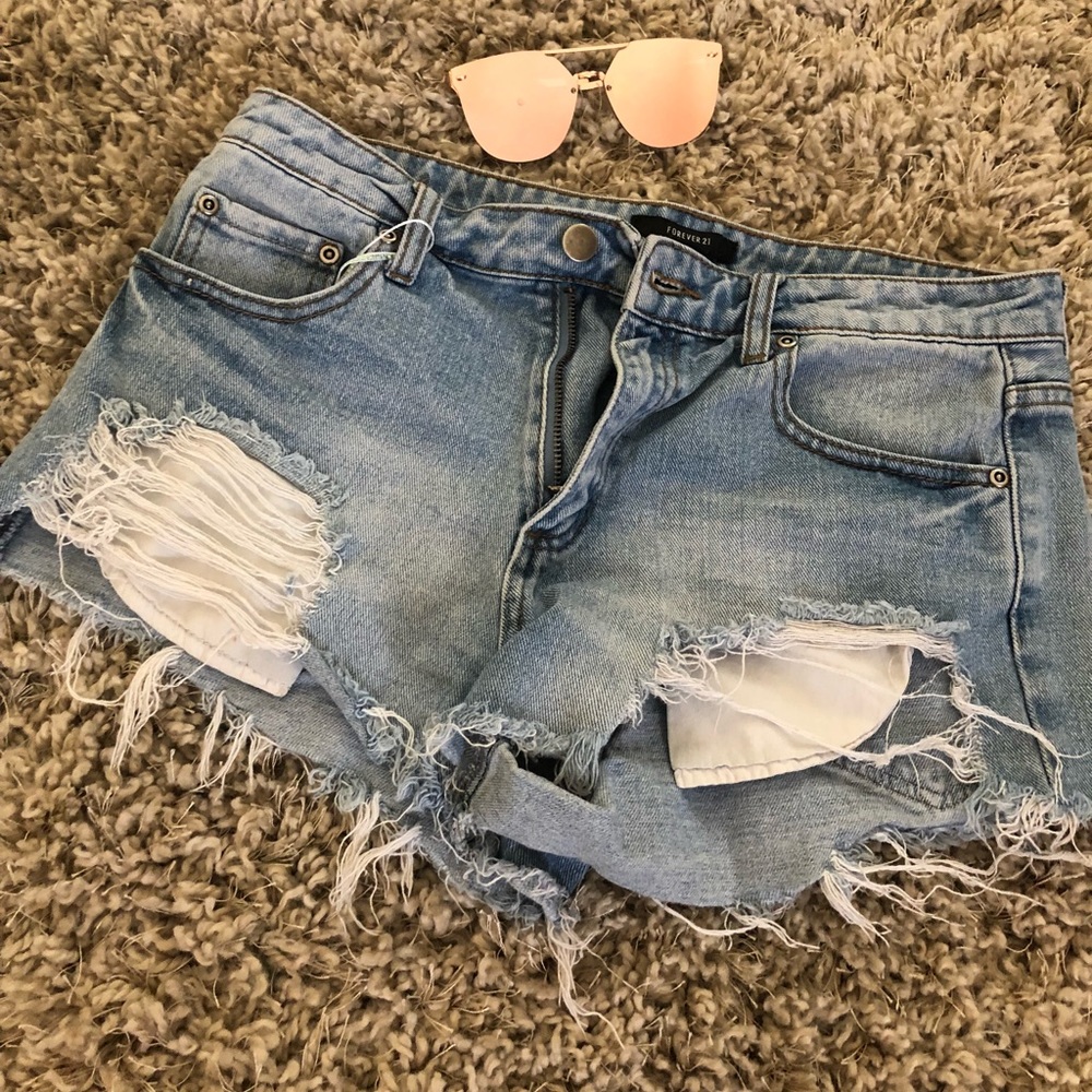 High waist distressed shorts